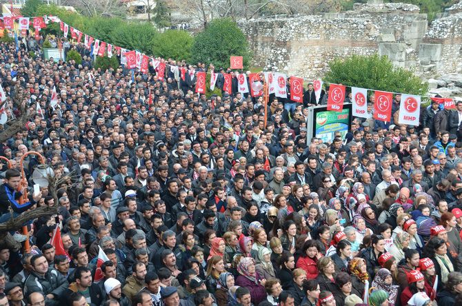 MHP LİDERi DEVLET BAHÇELİ AKHİSARLILAR İLE BULUŞTU